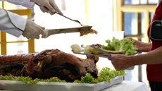 Portaria recomenda que restaurantes, lanchonetes e demais serviços de alimentação sigam o Guia Alimentar para a População Brasileira, elaborado pelo Ministério da Saúde. Imagem: Toledo (PR).
