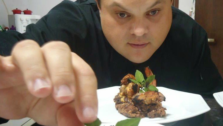 Emerson Montovani: "Acho muito interessante fazer da gastronomia um projeto cultural, para que tenhamos bases para resgatar a gastronomia brasileira". Imagem: Divulgação Emerson Montovani: "Acho muito interessante fazer da gastronomia um projeto cultural, para que tenhamos bases para resgatar a gastronomia brasileira". Imagem: Divulgação