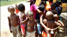 Mapeamento avaliou 3,6 milhões de crianças menores de 5 anos beneficiárias do Bolsa Família e calculou déficit de altura para idade e peso para cada município brasileiro. Imagem: IQE ORG