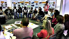 Participantes do Conbran fizeram roda de conversa para discutir o tema “Alimento: mercadoria ou direito humano? Que conhecimentos e estratégias estamos construindo no controle social e na formação dos profissionais?”. Imagem: Marcelo Torres/Consea