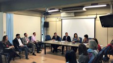 Encontro reuniu 37 pessoas, como presidenta do Consea, Mª Emília, procuradores Francisco de Assis Calderano e Ricardo Ardenghi, e a secretária de Direitos Humanos, Assistência Social e Trabalho, Elisa Cleia Nobre. Imagem: Mirlane Klimach/Consea