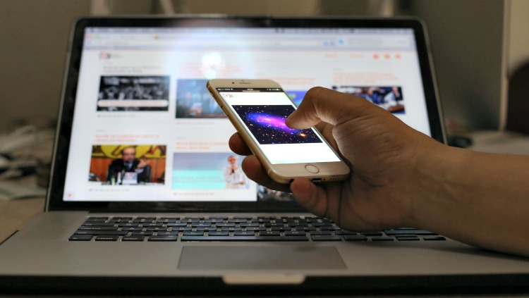 celular editada.jpg