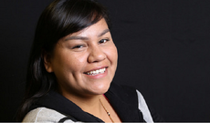 Universitária, casada, mãe de um menino de cinco anos, Jaciane atua em ações ligadas à Articulação dos Povos Indígenas da Região Sul (Arpinsul). Agora, integra o Conselho Nacional de Segurança Alimentar e Nutricional (Consea). Imagem: Consea