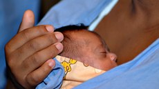 Portaria do MEC garante direito de mães amamentarem bebês em instituições do sistema federal de ensino, mesmo que não haja estrutura ou espaço específico para isso. Imagem: GESP/Fotos Públicas