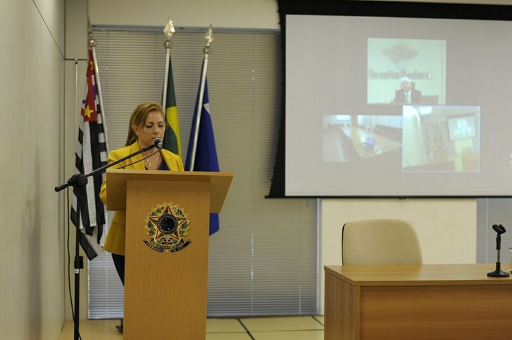 Secretária Isabel Cristina - Bem Mais Simples/PR