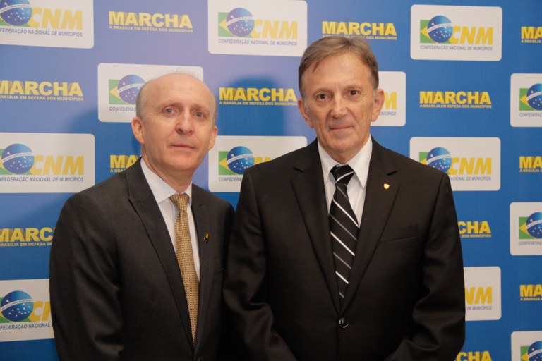 Ministro e Presidente CNM.jpeg