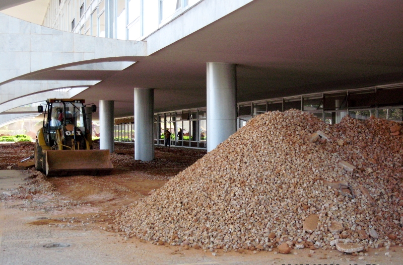 Retirada do piso externo